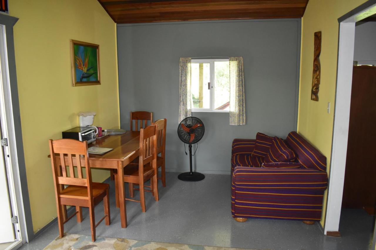 Hidden Haven Hostel Unitedville Exterior photo